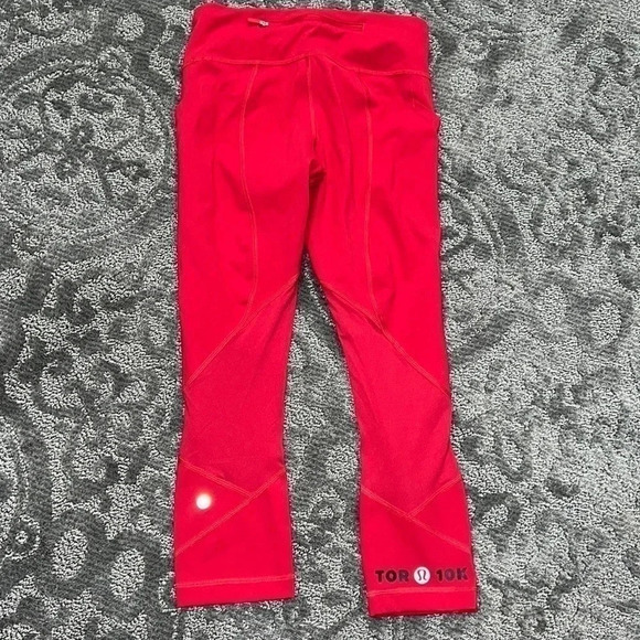 •Lululemon Pace Rival Crop 22” Toronto 10k• - Picture 4 of 10